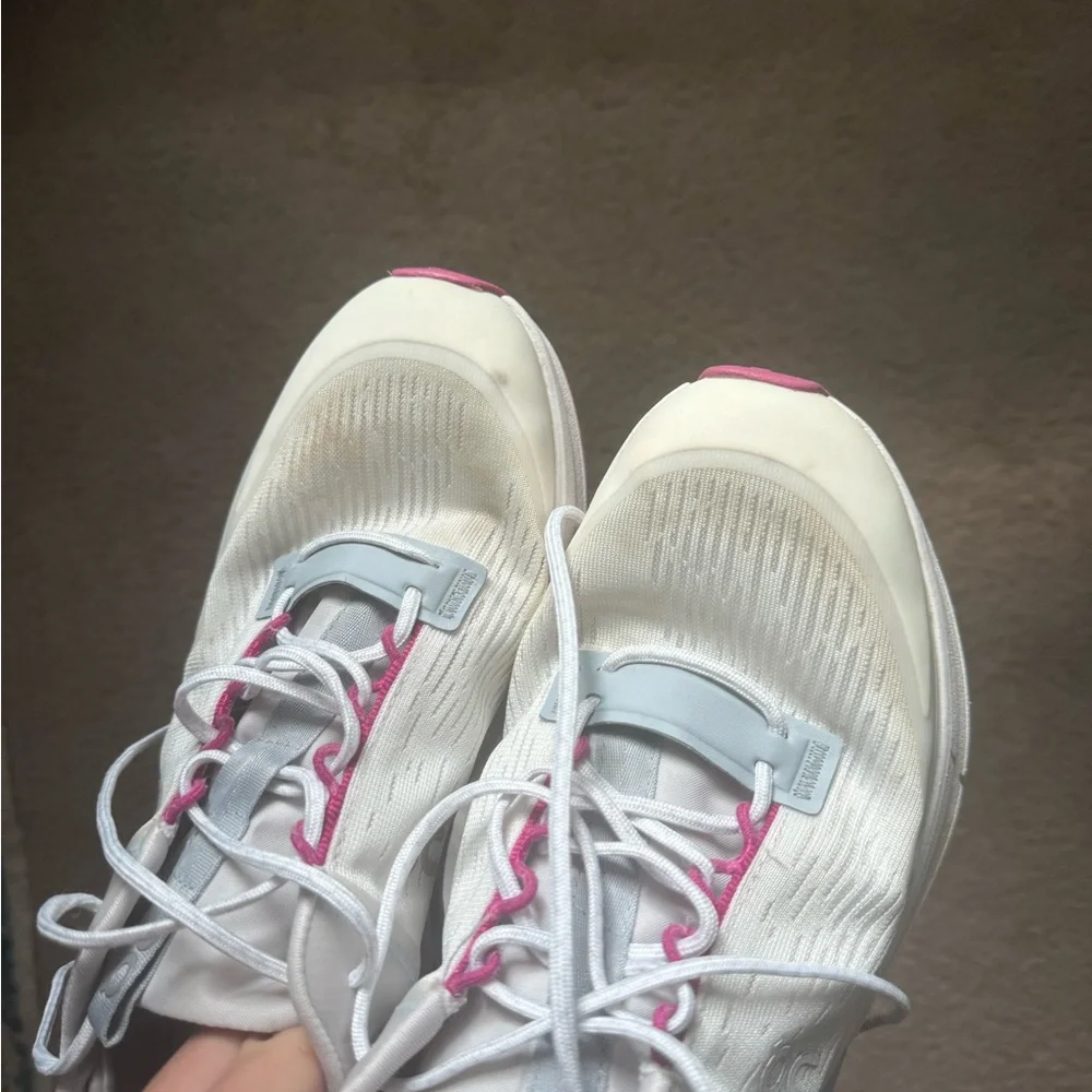 On clouds - Picture 3 of 3